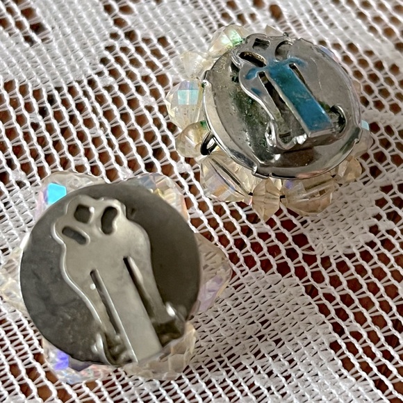 🌈❤️ Vintage Aurora Borealis AB Clip On Earrings Mismatched Lot - Picture 6 of 7